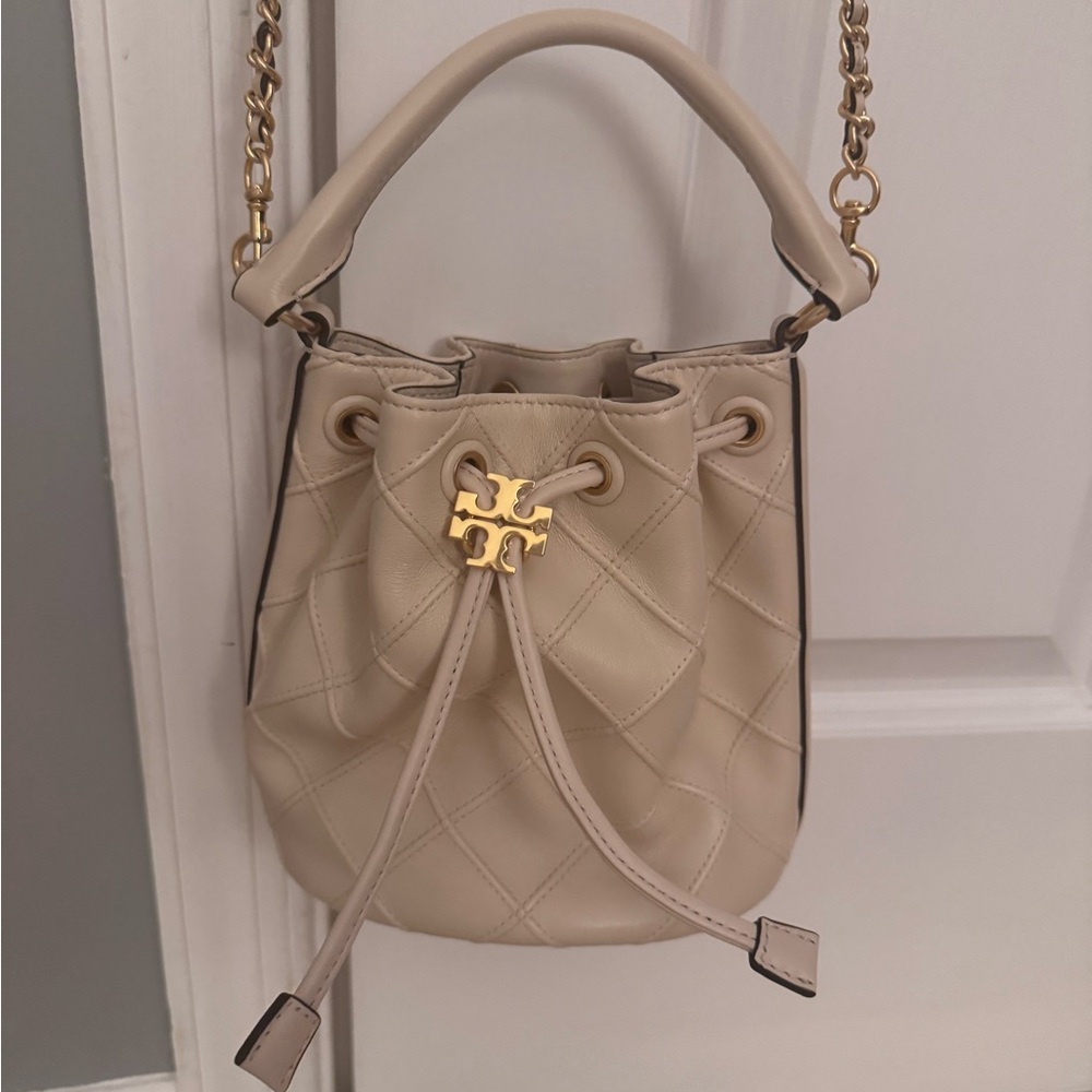 Tory Burch Fleming Cream Quilted Bucket Bag